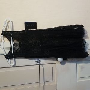 Xl but more  M/L cover up or could be used as lingerie, black